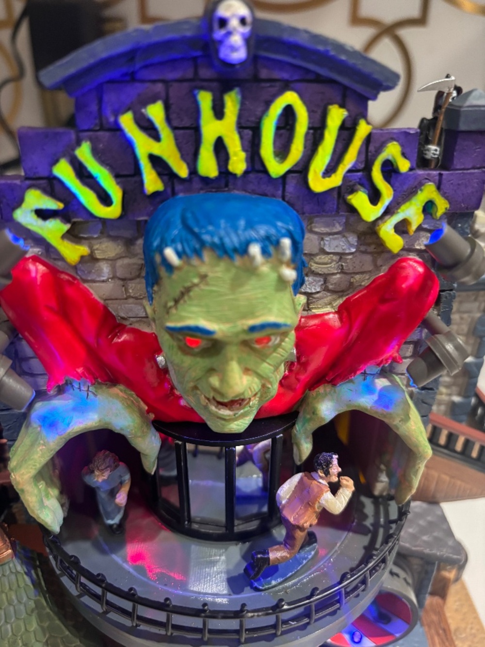 *Read* Lemax Spooky Town Halloween 2006 Funhouse/Rare W/B
